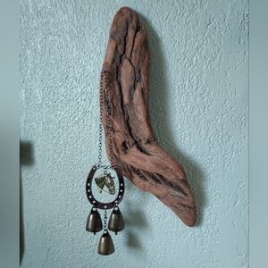 Rustic Driftwood Chime Bells Horseshoe Wall Hanging - Brown